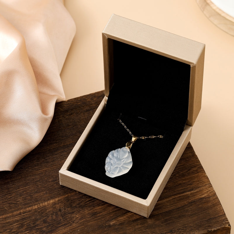 Lucky Fox Queen Stone - White